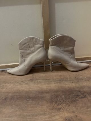 Botines Cowboy Beige Tacón