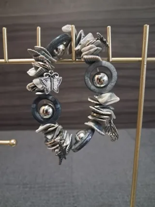 Pulsera conchas y abalorios