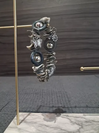 Pulsera conchas y abalorios