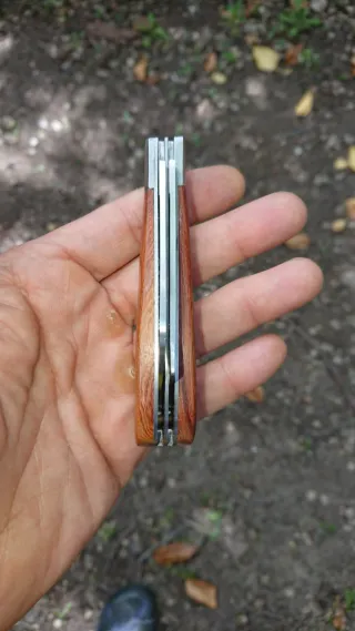 Cuchillo plegable Doble Hoja