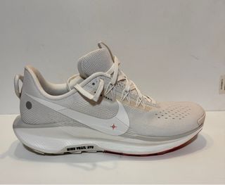 Nike Pegasus Trail 44 sin estrenar