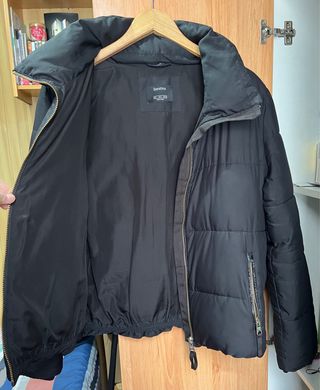 Chaqueta plumas negra Bershka