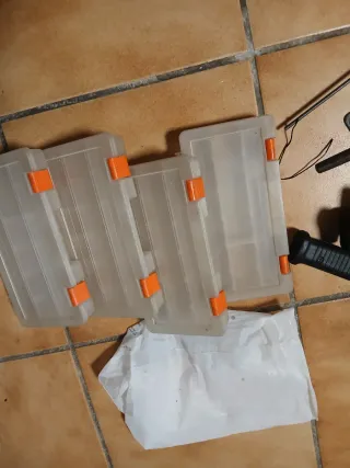 Garrafa gasolina, gafas y accesorios desbrozadora