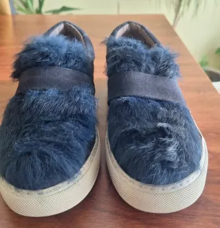 Zapatillas de moda azul y negro