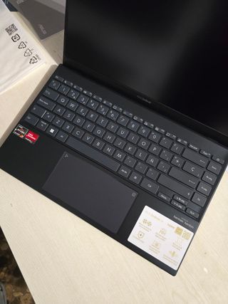 ASUS Zenbook Ryzen 7 5800H/16GB/512GB SSD/14"FHD