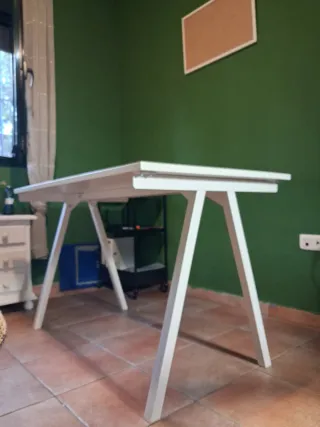 Mesa escritorio blanca seminueva