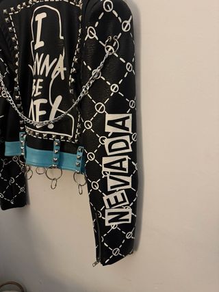 Chaqueta Nevada Love de Piel y Tachuelas