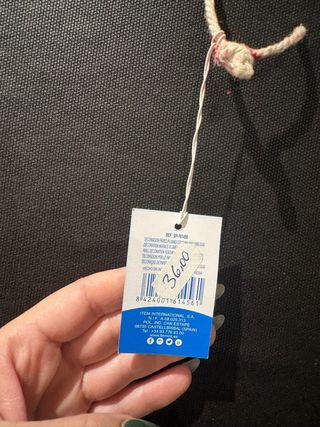 Adorno de pared beige y blanco