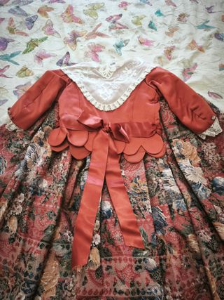 TRAJE FALLERA NIÑA: 2 CORPIÑOS, FALDA Y MANTELETAS