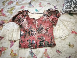 TRAJE FALLERA NIÑA: 2 CORPIÑOS, FALDA Y MANTELETAS