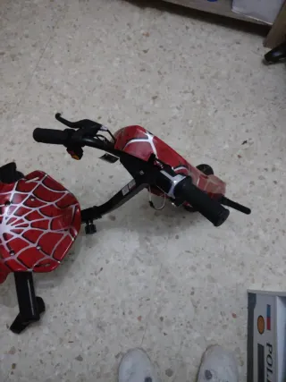 Triciclo Eléctrico Spiderman 3 Velocidades