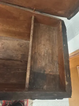 Arca de "Nuvi" Antigua Madera Negra