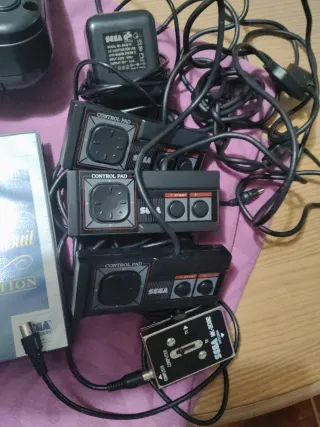 SEGA Master System II con juegos y accesorios