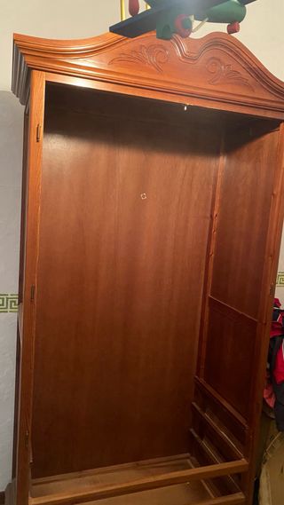 Habitación infantil madera tallada