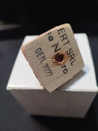 Sello o tampón Asert Q105 de base cuadrada