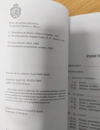 Lote libros ESTILÍSTICA Y MÉTRICA ESPAÑOLAS (UNED)