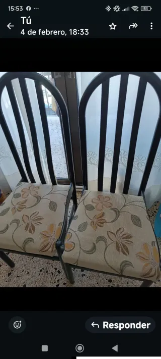 Mesa de comedor cristal y metal+ cuatro sillas