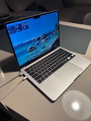 MacBook Air M4 13 pulgadas 16GB RAM – Impecable