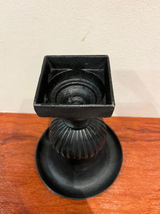 Jarrón de acero negro