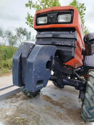 Tractor Kubota B1400