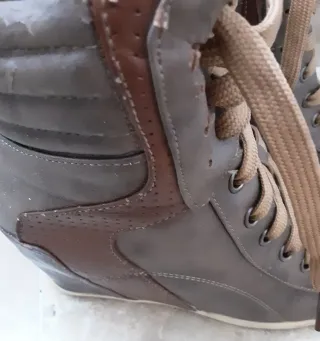 Zapatillas deportivas botín cuña interior tacón 39