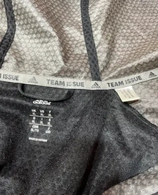 Chaqueta Adidas Negra con Capucha