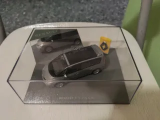 Maqueta Solido 4097 Renault Reinastella.