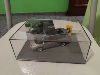 Maqueta Solido 4097 Renault Reinastella.