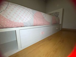 Cama juvenil con LED y USB