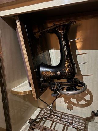 Máquina de coser Werthein antigua