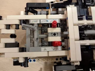 LEGO Technic 42025 Avión de Carga Motorizado