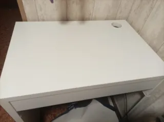 Escritorios Ikea blanco con cajónes ( 2 iguales)