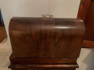 Máquina de coser SINGER antigua de manivela