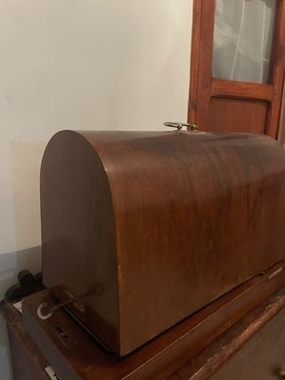 Máquina de coser SINGER antigua de manivela