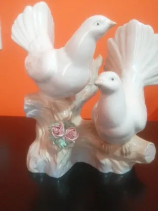 Figura Porceval Palomas Porcelana Rosas