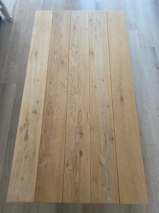 Mesa de salón de madera