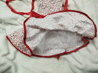 Disfraz niña flores y lazo rojo