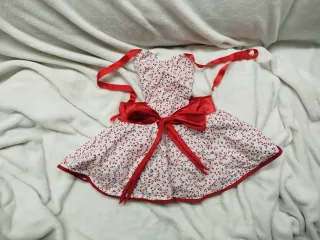 Disfraz niña flores y lazo rojo