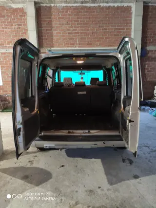 Ford Tourneo Connect 2012