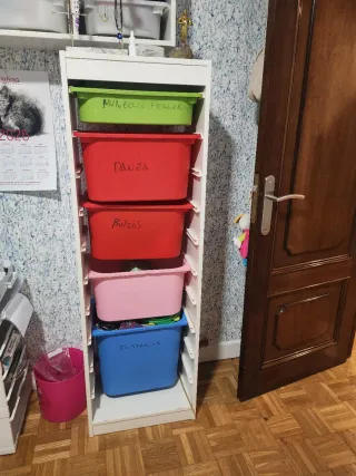 Estantería Cubetas Ikea 2