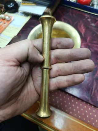 Almirez con almirecero años 20-30