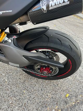 Ducati Hypermotard 950