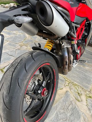 Ducati Hypermotard 950