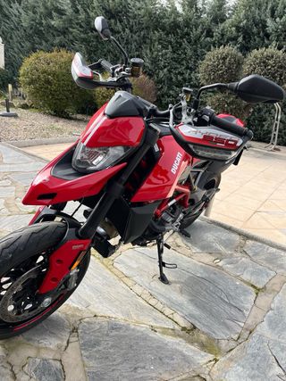 Ducati Hypermotard 950