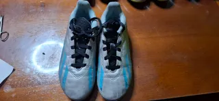 Se regalan Botas fútbol Adidas Messi Talla 32