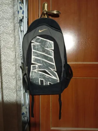 Mochila Nike Negra y Gris
