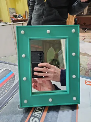 Specchio da trucco Teal con luci