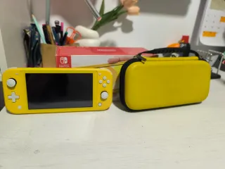 Nintendo Switch Lite Amarillo