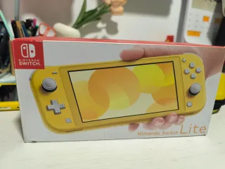 Nintendo Switch Lite Amarillo