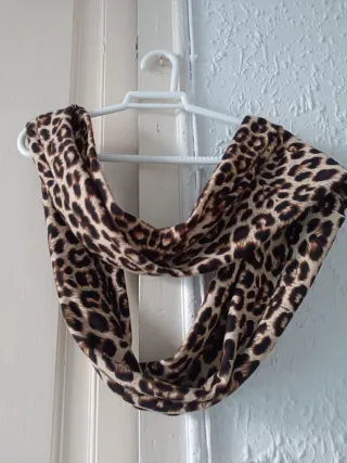 Bufanda con estampado animal print